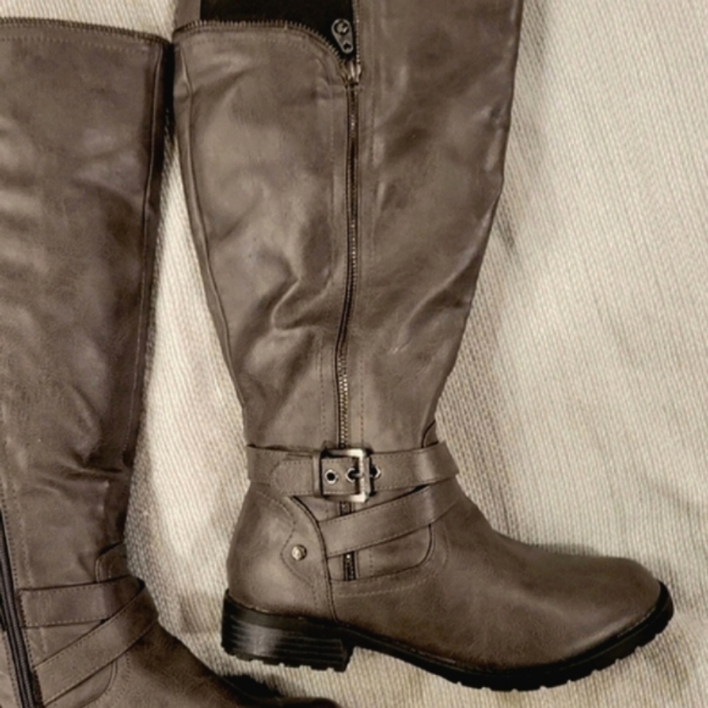 Gray Guess Wide Calf Tall Boots Zip Buckles Riding "Halsey" 7.5, Barely Worn